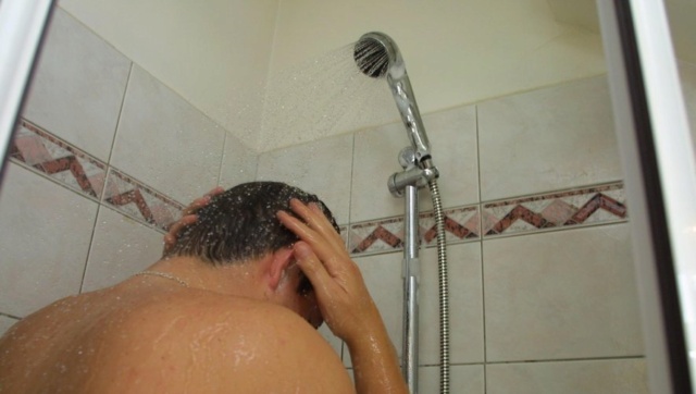 #SONDAGE. #Douches, sous-vêtements… les #Français sont-ils les plus sales d'#Europe ? Image152