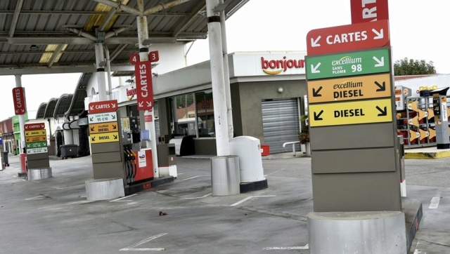 Baisse des ristournes à la pompe sur les #carburants : les prix remontent de 20 à 30 centimes ce mercredi Image163