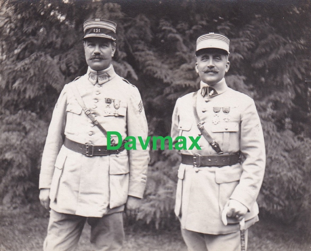 (M) Photo de deux officiers dont un du 151e RI 1915 A CLOTURER P220