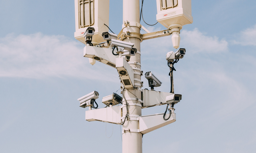 Les caméras de surveillance à reconnaissance faciale arrivent en France ! By Mrmondialisation                                  Captur23