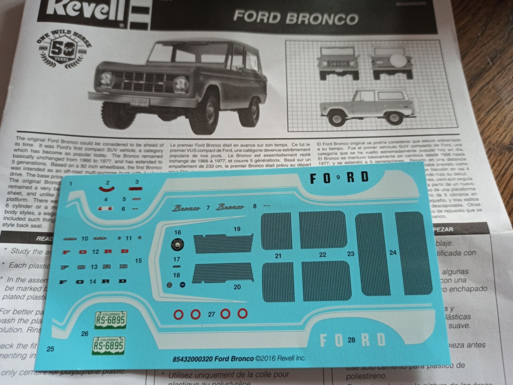 Ford Bronco "premier du nom" Revell 16012011