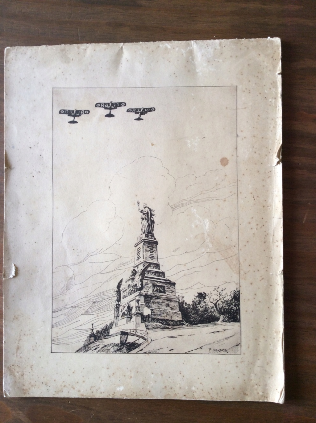 Carnet de vol et album photo du 33ème régiment d'aviation 110