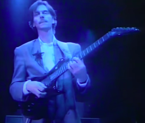 Pantera - Is this a Westone Pantera X390? Level 42's Boon Gould in 1986... Panter15