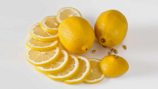 	ست مخاطر وآثار جانبية لتناول الليمون 52d0eb11