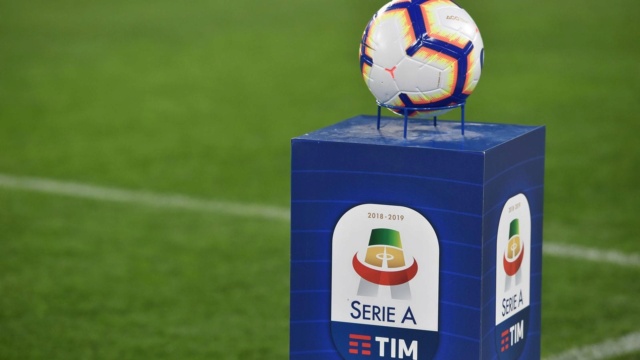 الدوري الإيطالي يدرس بث مبارياته بالشرق الأوسط عبر يوتيوب​ Oa10