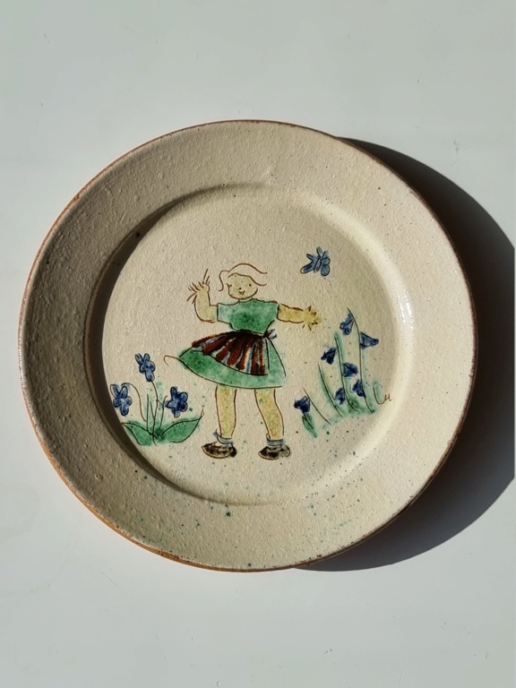 Hello, I need help to identify these ceramic plates 20240310