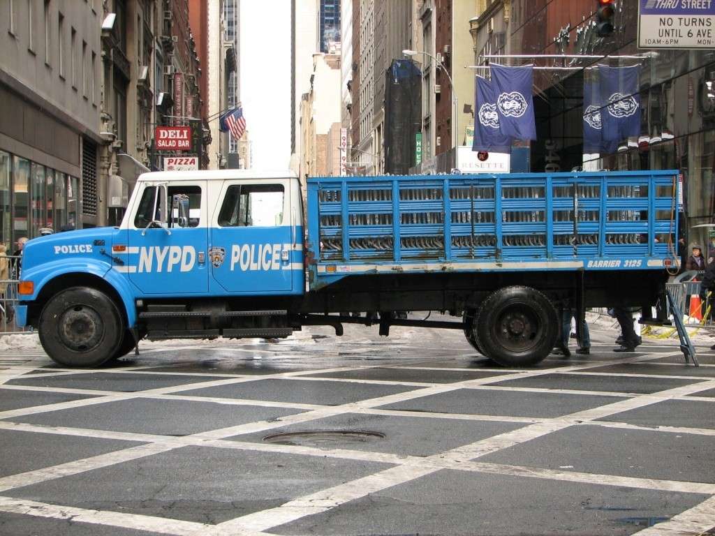 NYPD Barrier 20348112