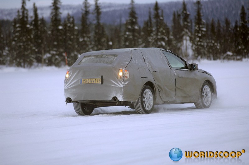 [Renault] Laguna III - Page 12 14587_10