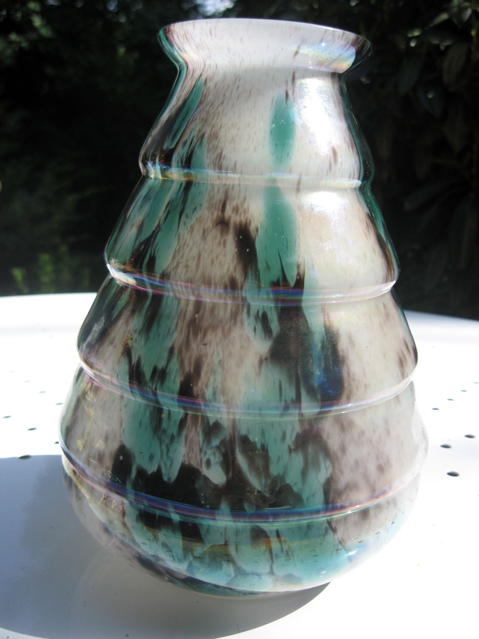 Vase opaline irisé art deco Img_0129