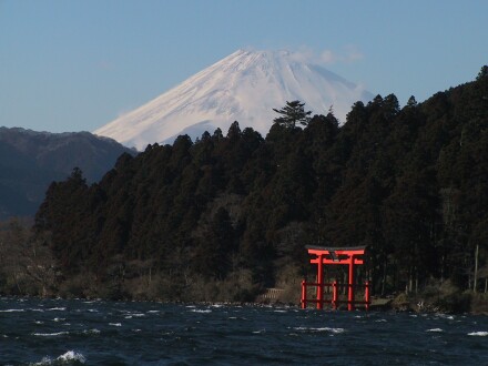 Mont Fuji et temple dans les cerisiers Fuji_t10