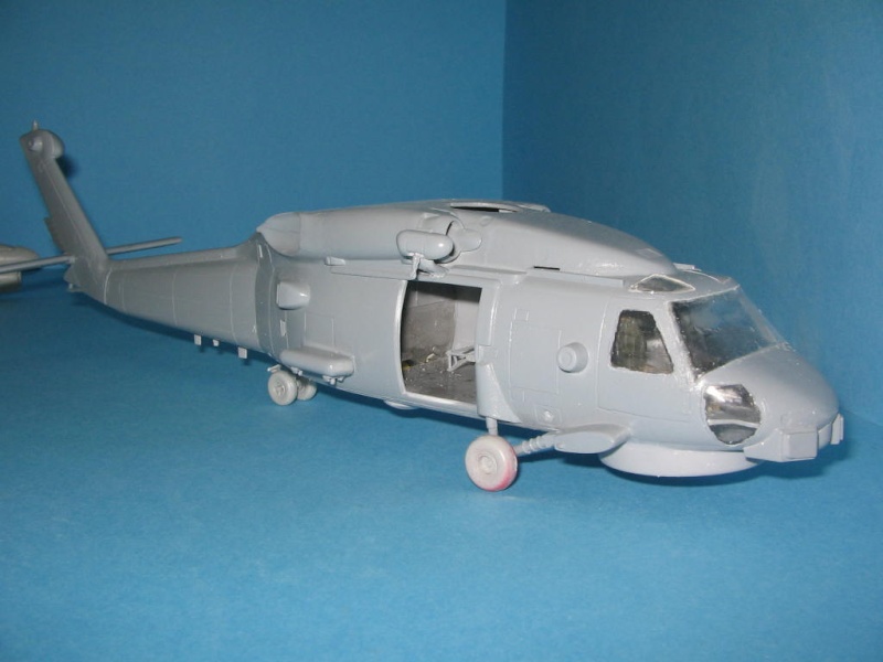Sykorsky SH-60B Sea Hawk Italeri 1/48 - Page 2 Img_3417