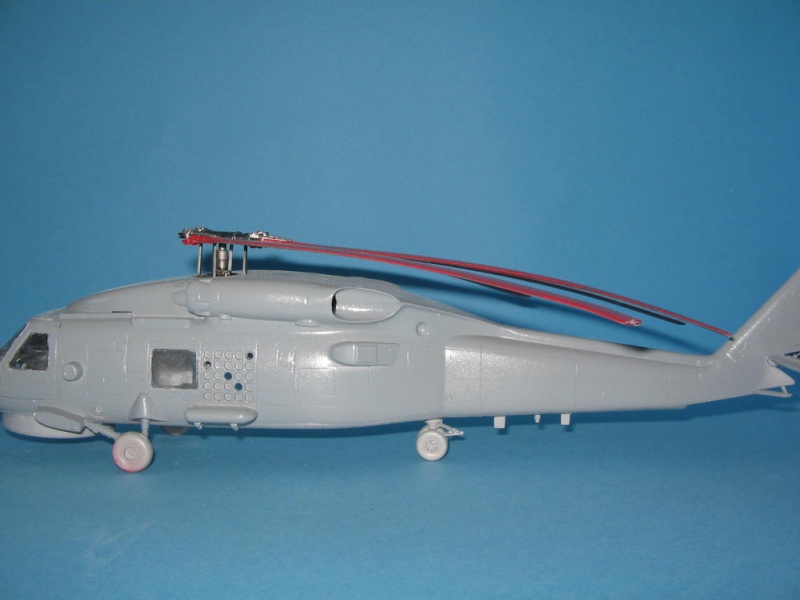 Sykorsky SH-60B Sea Hawk Italeri 1/48 - Page 2 Img_3428