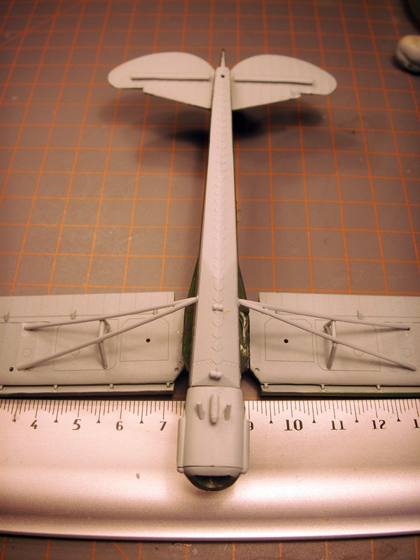 Fieseler FI156 Storch  [Academy] 1/72 - Page 5 Pict0020