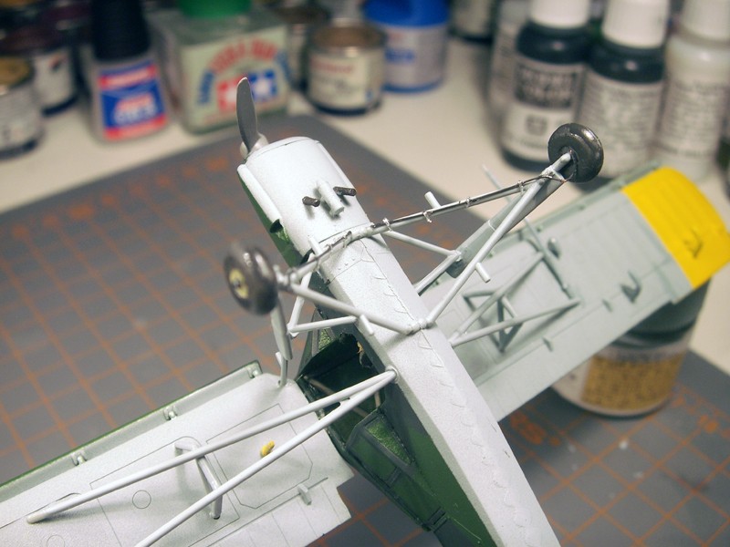 Fieseler FI156 Storch  [Academy] 1/72 - Page 6 Pict0030