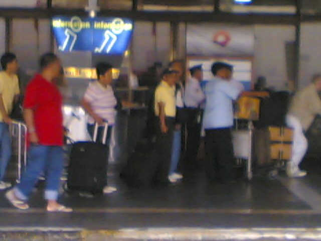 soldier jerome at da airport on their way to tate! hehehe! 09082012
