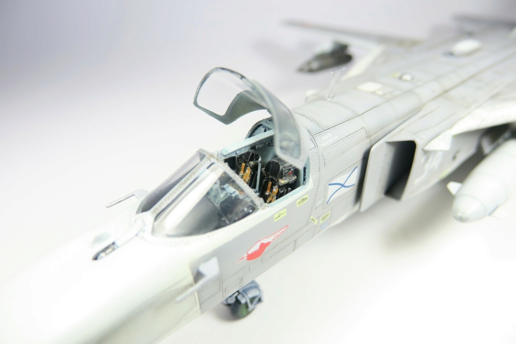 SU 24 MR - Trumpeter - 1/72 - Page 8 Img_1548