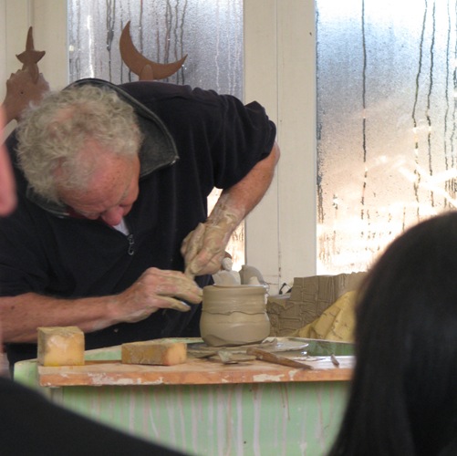 june - Pics of Chester Nealie pots from his workshop June 2010 Cheste13