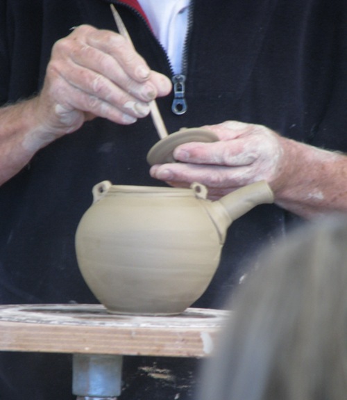 june - Pics of Chester Nealie pots from his workshop June 2010 Cheste15