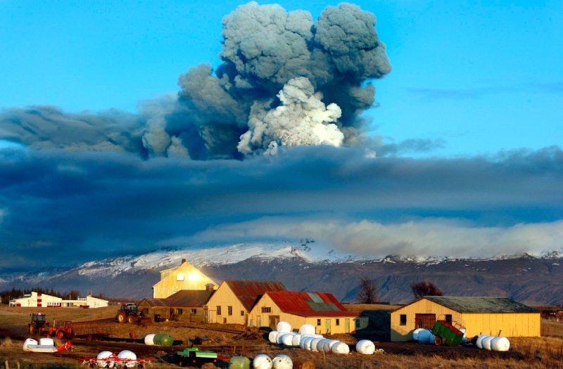 NÚI LỮA BÙNG NỔ Ở ICELAND Volcan11