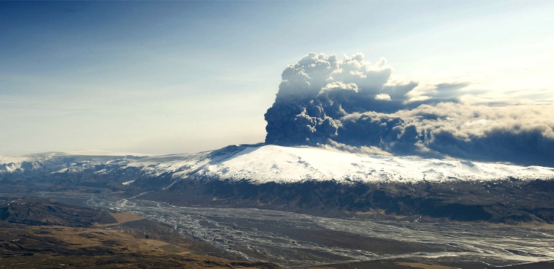 NÚI LỮA BÙNG NỔ Ở ICELAND Volcan15