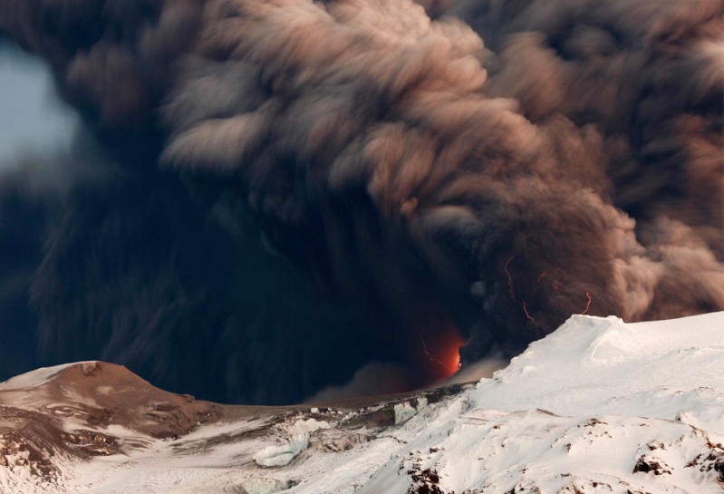 NÚI LỮA BÙNG NỔ Ở ICELAND Volcan23