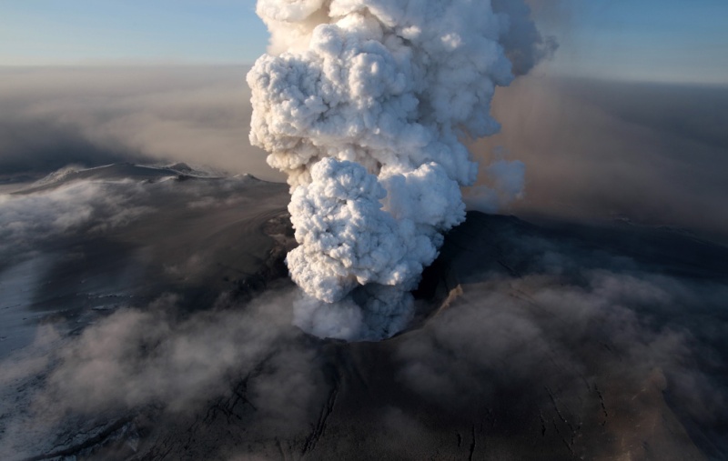 NÚI LỮA BÙNG NỔ Ở ICELAND Volcan28