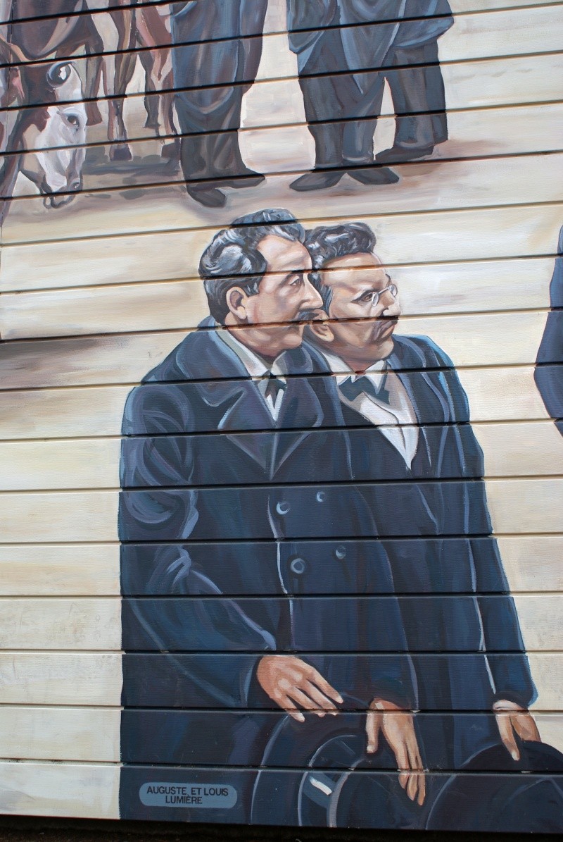 Street view: La cité idéale en 25 Fresques murales à Lyon 1111