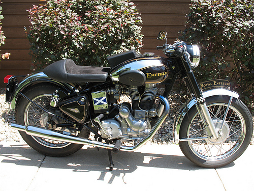 fausse Royale Enfield 37698310