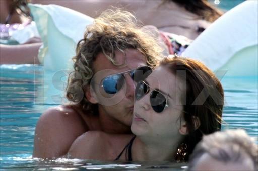 Diego Forlan et Zaira Isopix83