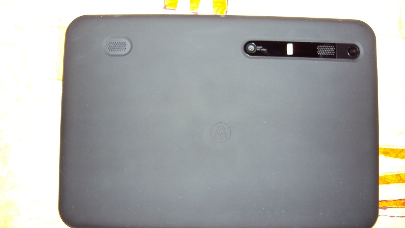 MOBILEFUN - [MOBILEFUN.FR] Test de la coque Motorola XOOM Officielle Gel Case - Noire Dsc00320