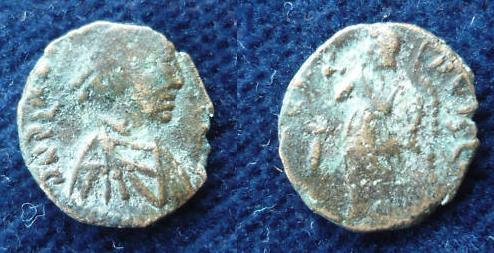 Nummus de Valentiniano III SALVS REIPVBLICAE. 188