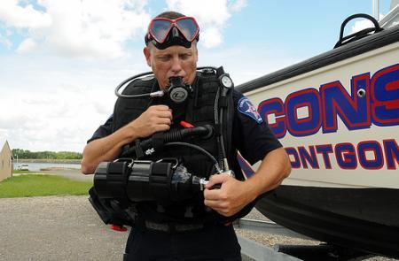 Rapid Diver used for First Responders Fire/Rescue 47489710