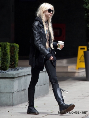 Taylor Out&About - Seite 2 1106