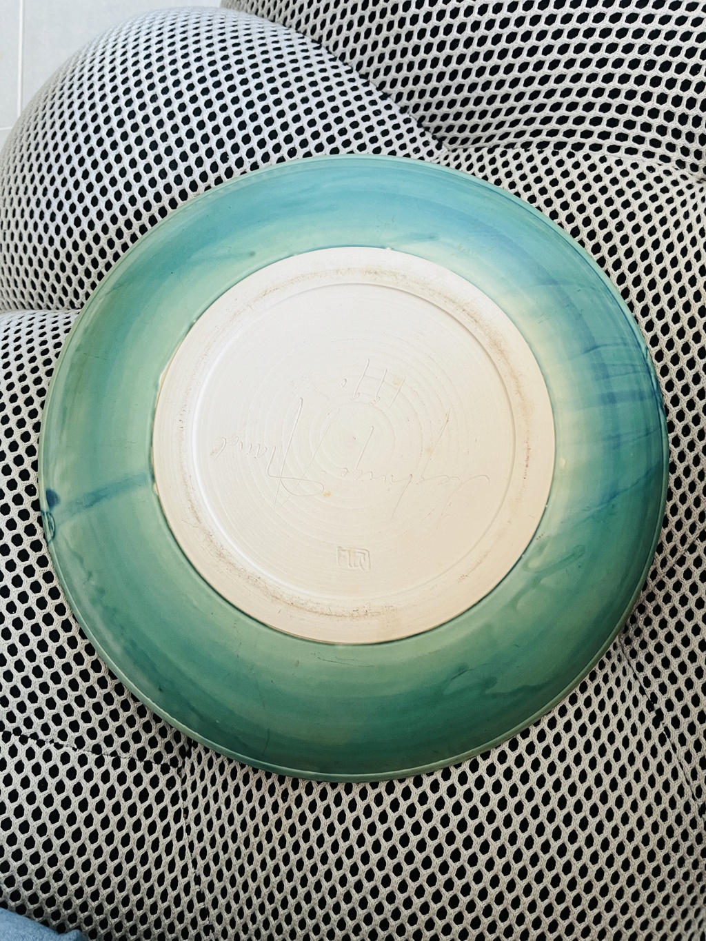 Grand plat ceramique signé Img_3812