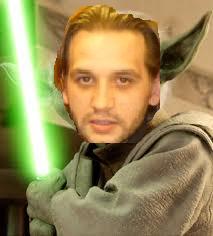 Bon anniversaire Maitre Doshi ! Yoda10