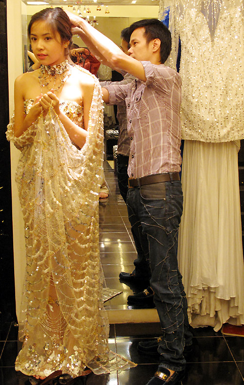 Ngắm tủ quần áo của Kiều Khanh tại Miss World 2010 Kieu-k12