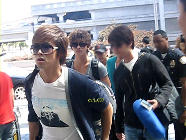 [pic] 060910 Stalking Yunho and Changmin Homin10