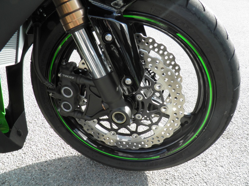 Kawazaki ZX10R  P4210015