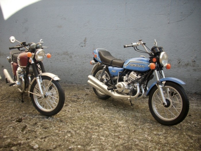 Cyclomoteurs en miniatures 750_h210