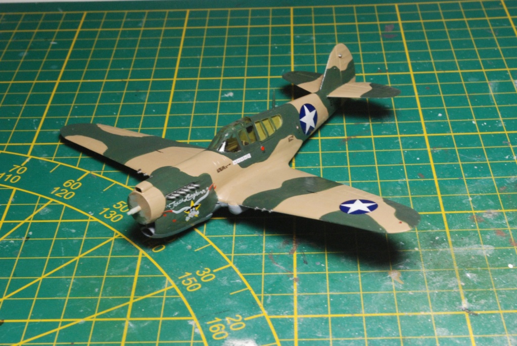 [Academy] P-40E Warhawk - FINI Acade114