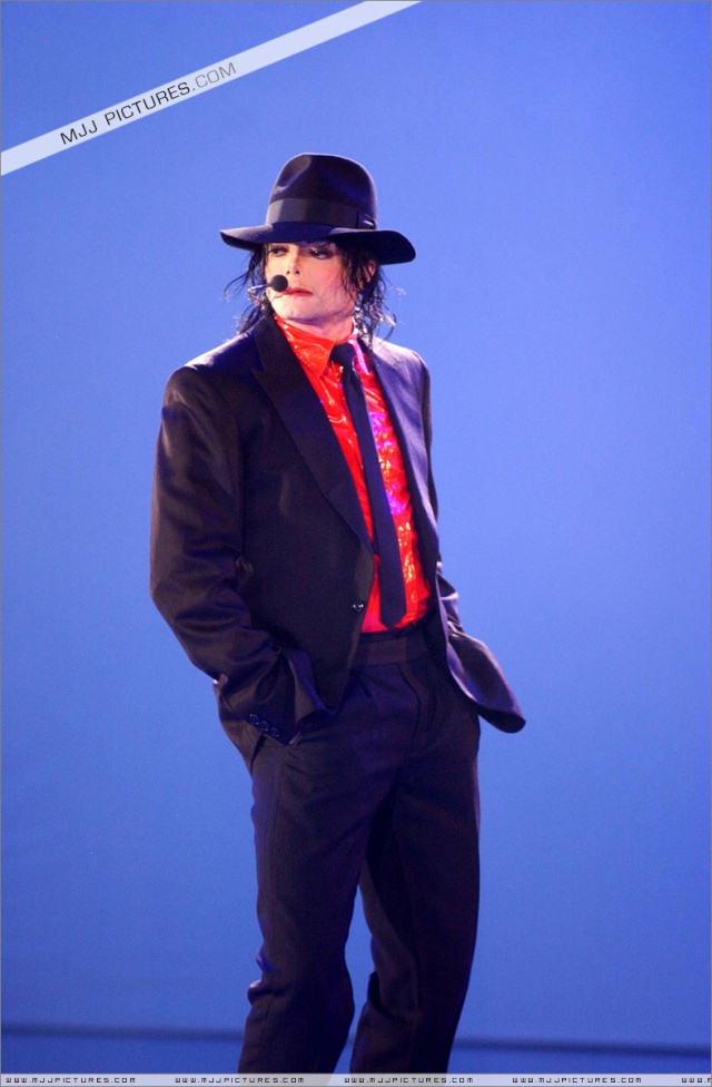 Michael Jackson no 50º American Bandstand 2002 00910