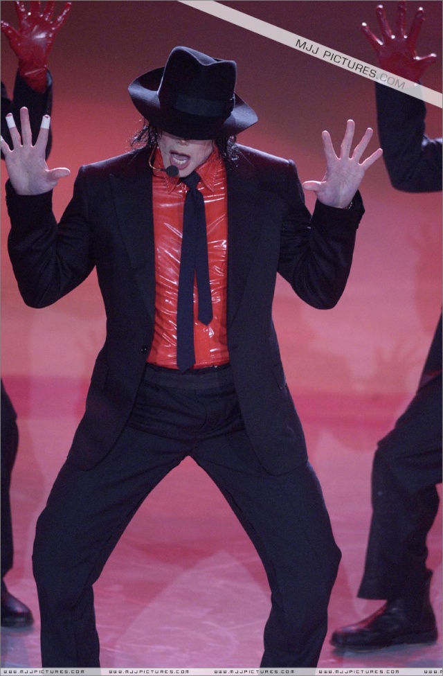 Michael Jackson no 50º American Bandstand 2002 03210