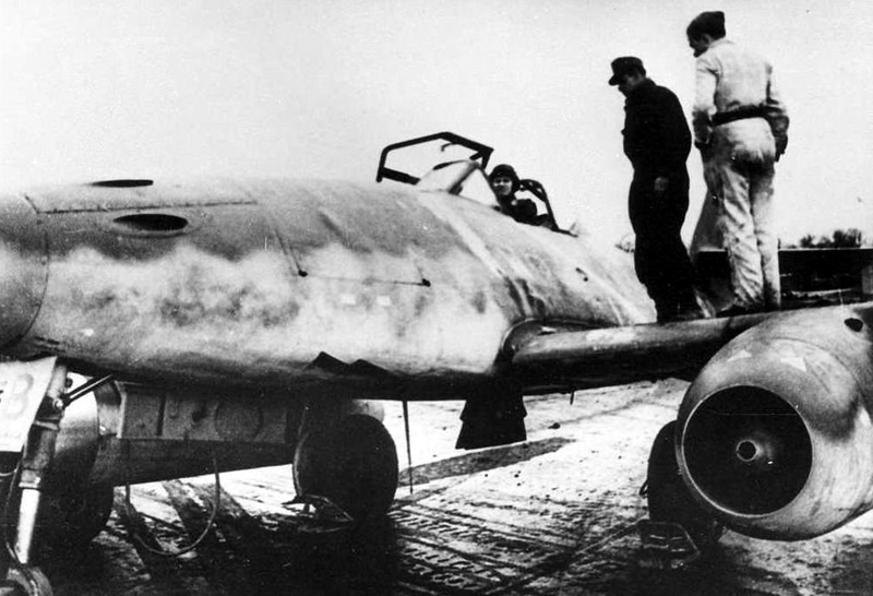 (GB JICEHEM) [Academy] Messerschmitt Me 262A-1a Schwalbe   1/72 - Page 4 Messer84