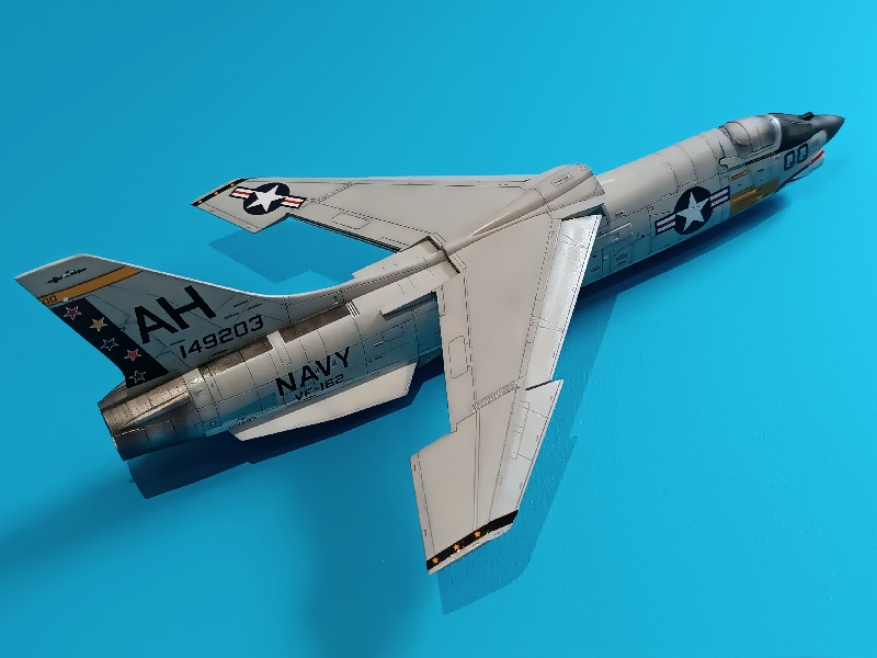 [Academy] Vought F-8 Crusader - Page 5 Vough367
