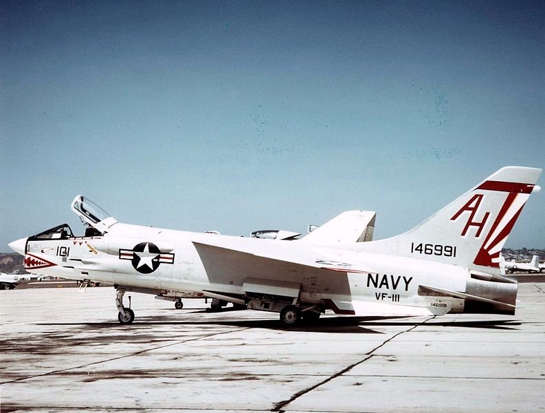 [Academy] Vought F-8 Crusader - Page 6 Vough387