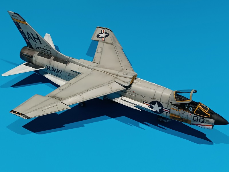 [Academy] 1/72 - Vought F-8 Crusader  - Page 7 Vough393