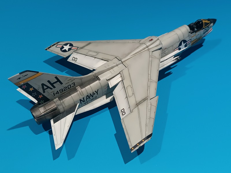 [Academy] Vought F-8 Crusader - Page 6 Vough410