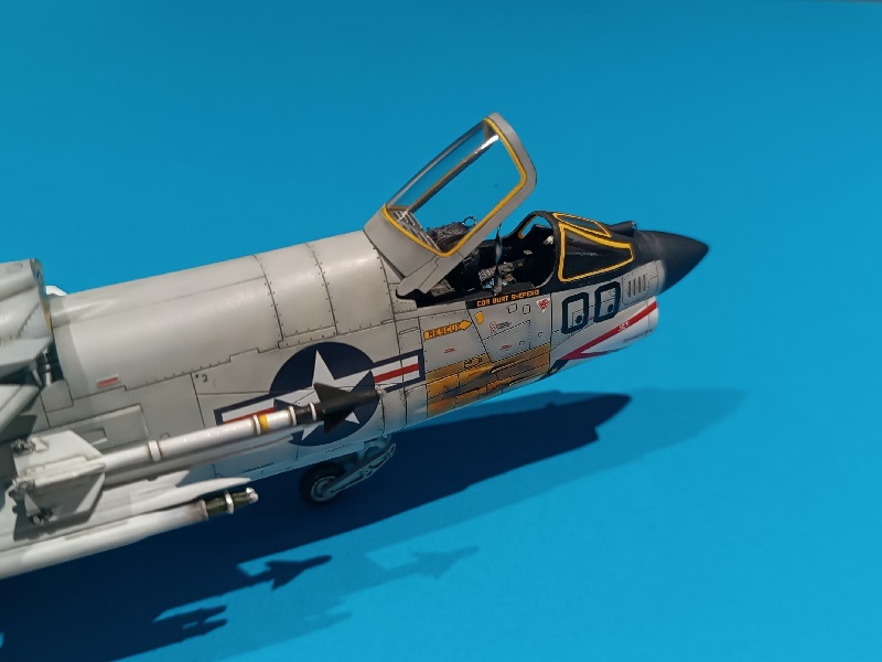 [Academy] 1/72 - Vought F-8 Crusader  - Page 8 Vough427