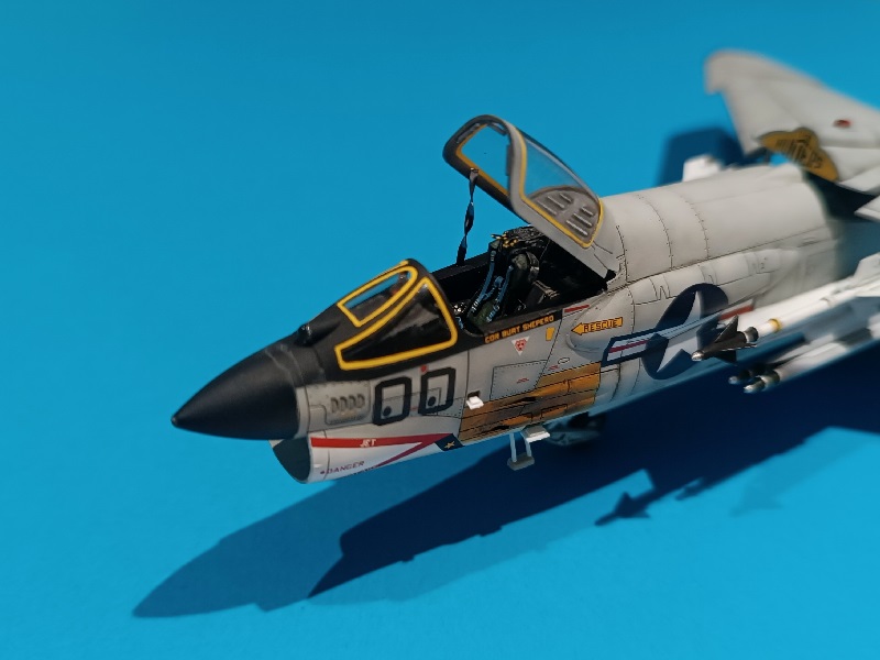 [Academy] 1/72 - Vought F-8 Crusader  - Page 8 Vough428