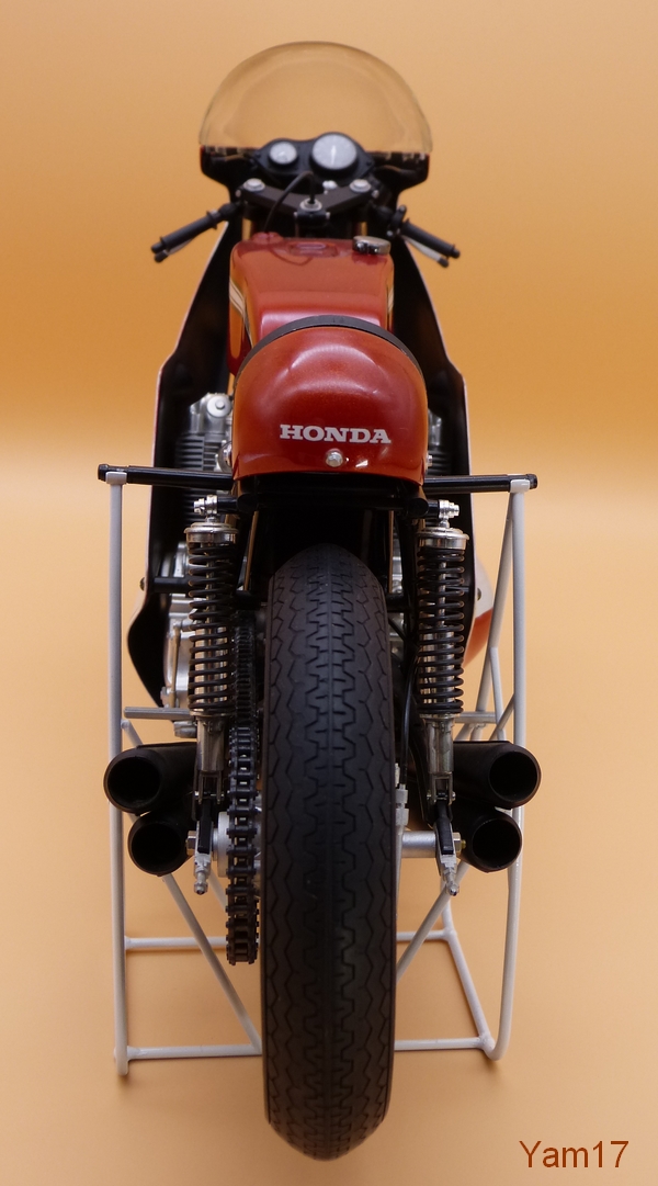 Honda CB 750 Racing [Tamiya, 1/6 ème] Cb_day14